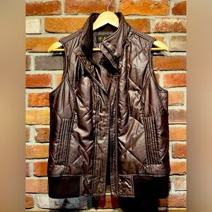 Ariat ladies vest. Size S Brown. Very good previously loved condition.